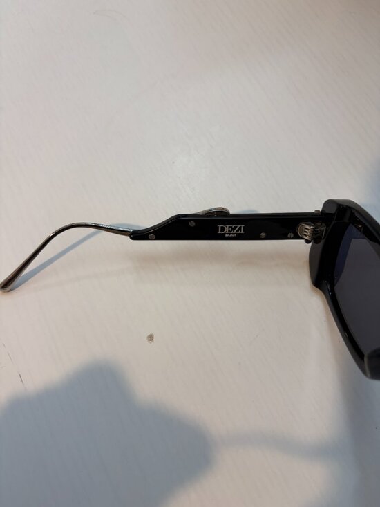 Dezi DRIPPY Sunglasses main image 4